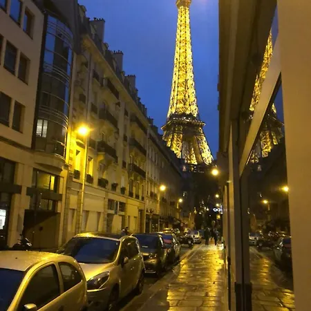 Homestay Tour Eiffel Paris